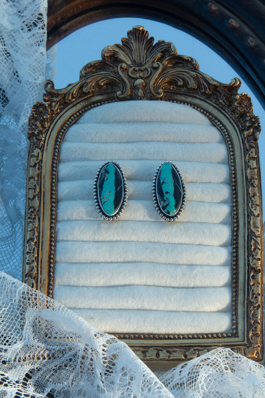 Blackjack oval studs