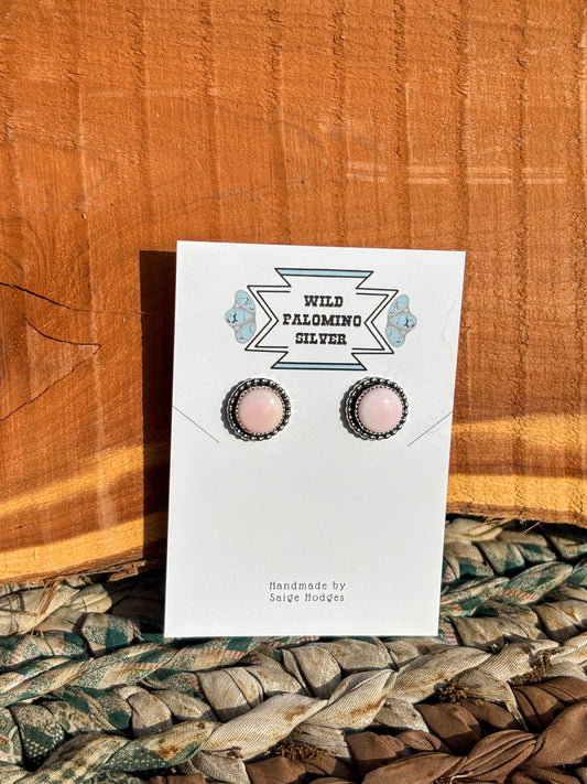 Queen Conch studs